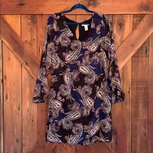 Business causal dress.